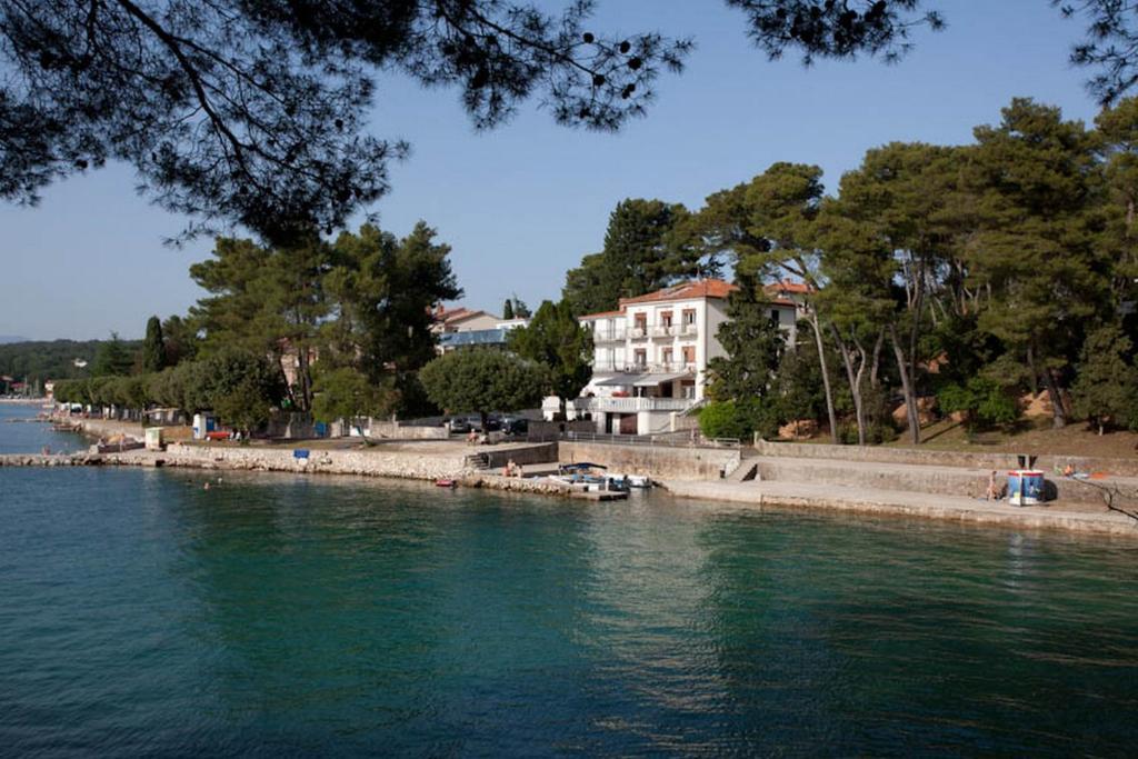 Apartments & Rooms Milcetic M Malinska Exterior photo